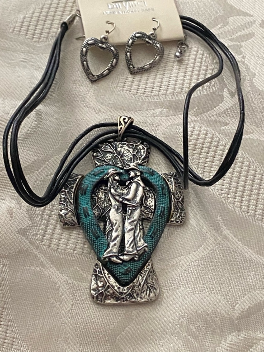 DaVinci Western Necklace & Heart Earrings Set Pendant Cowboy Cowgirl Heart Cross